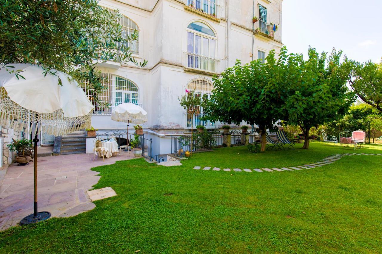 Palazzo Cacace Relais Hotel Meta Bagian luar foto