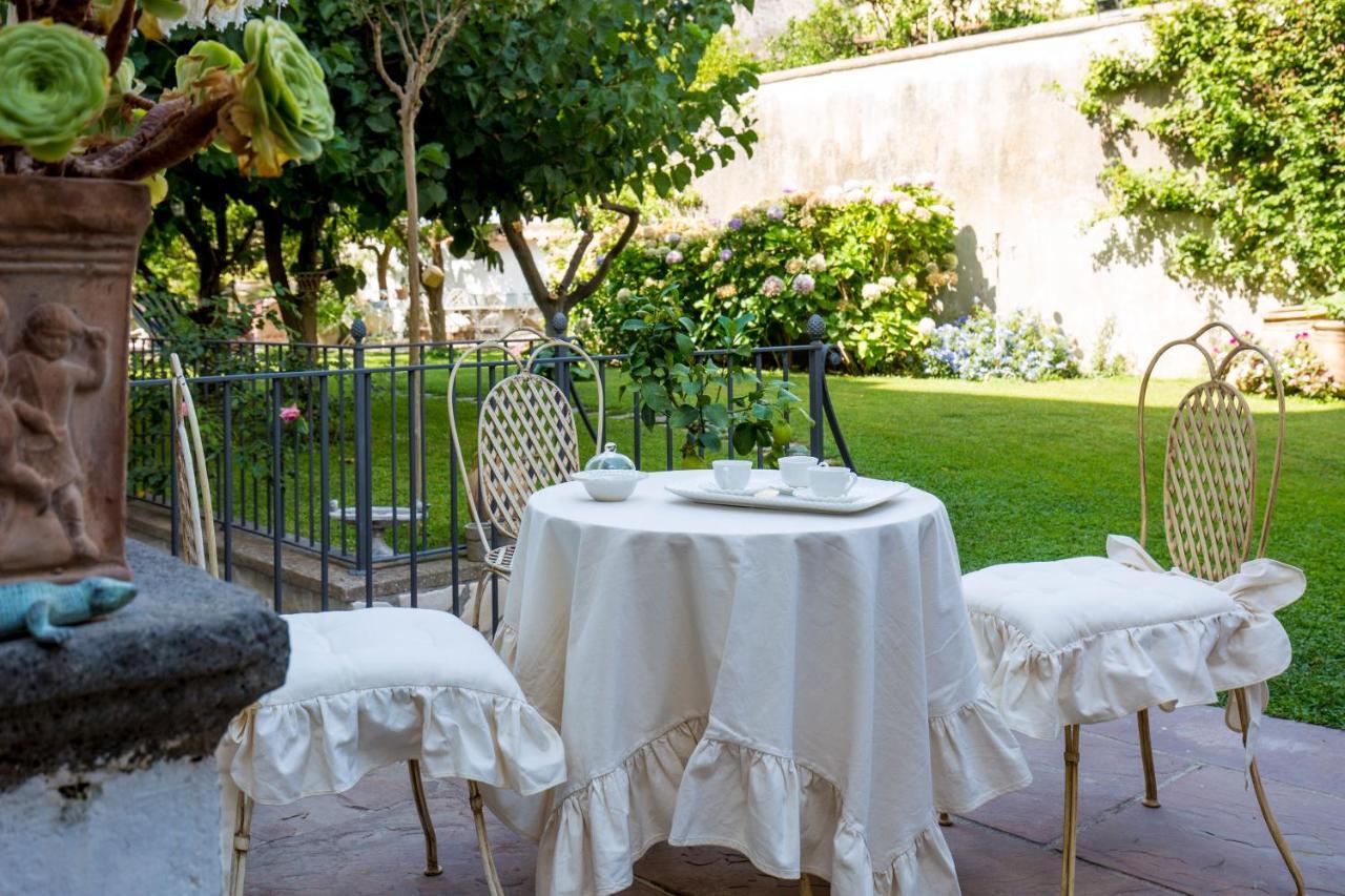 Palazzo Cacace Relais Hotel Meta Bagian luar foto